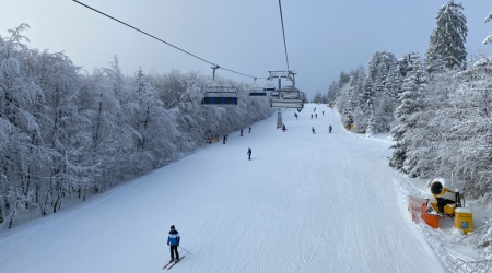 Wintersportvakantie met besneeuwde pistes in Winterberg.